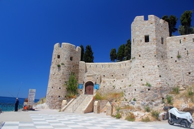 Kusadasi Fort at the entrance to the harbour. 