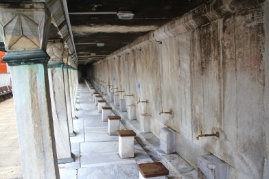 The cleansing fountains of the Blue Mosque. 