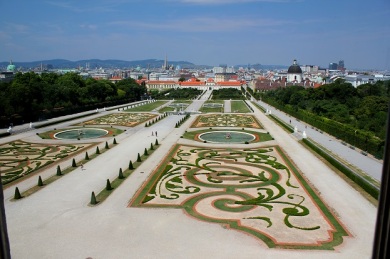 The garden between the Upper Belvedere and the Lower Belvedere. 