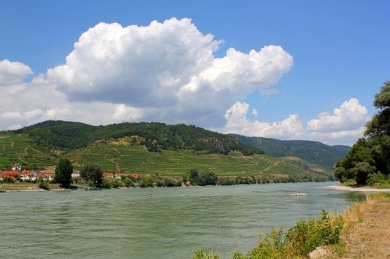 The fast running Danube. 