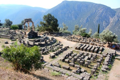 The Temple of Athena Pronaia down the road from the Apollo. 