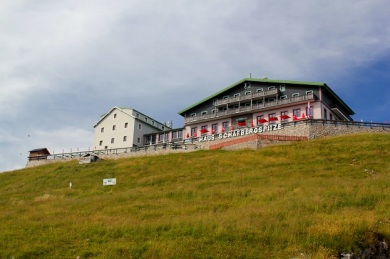 The Haus Schaftbergspitze on the edge of the precipice above the end of the rail line. 