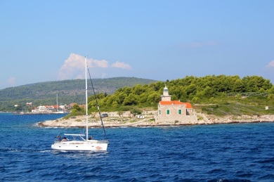 Coming in to the port of Sucuraj on the southern end of Hvar. 