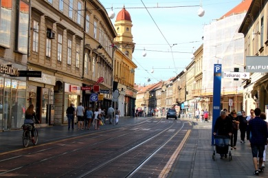 The tramway on Jurlsiceva Street. 